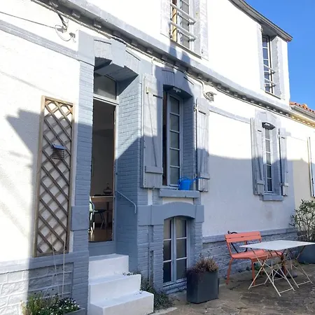 Le Des Sables * لي سابلِ دولونْ